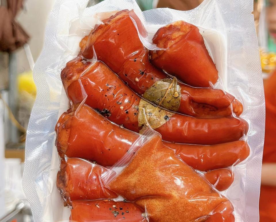 Đuôi heo ủ xì dầu-duoc-ban-tai-Trang Anh Food