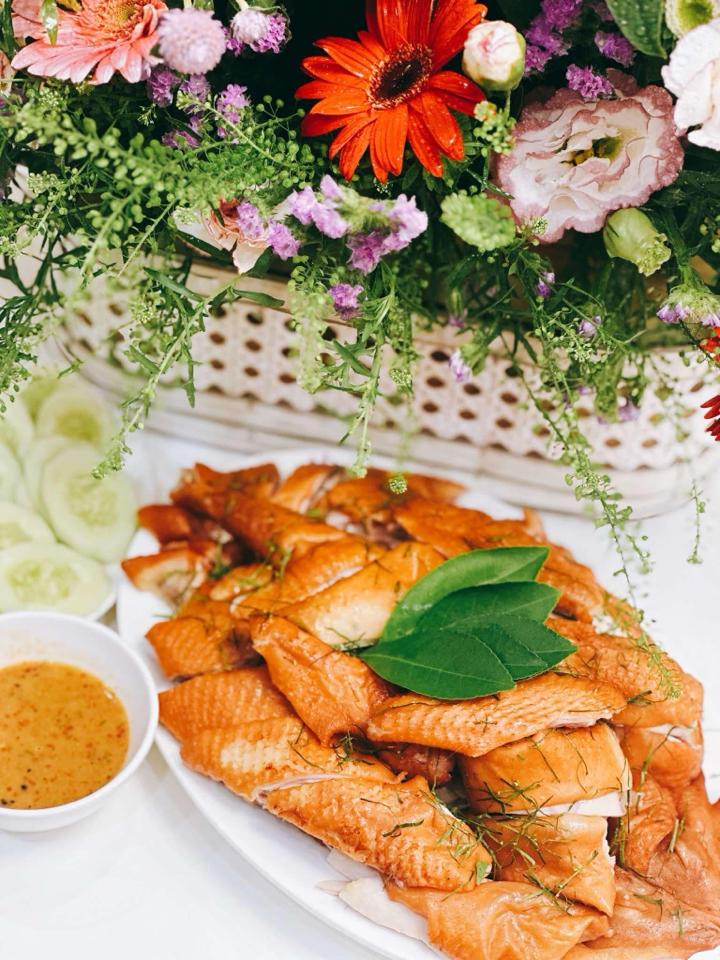 Gà ủ xì dầu nguyên con-duoc-ban-tai-Trang Anh Food