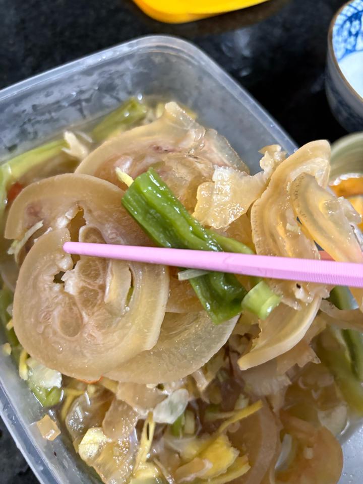 Gân Bò Muối Rau Tiến Vua-duoc-ban-tai-Máy Tổng