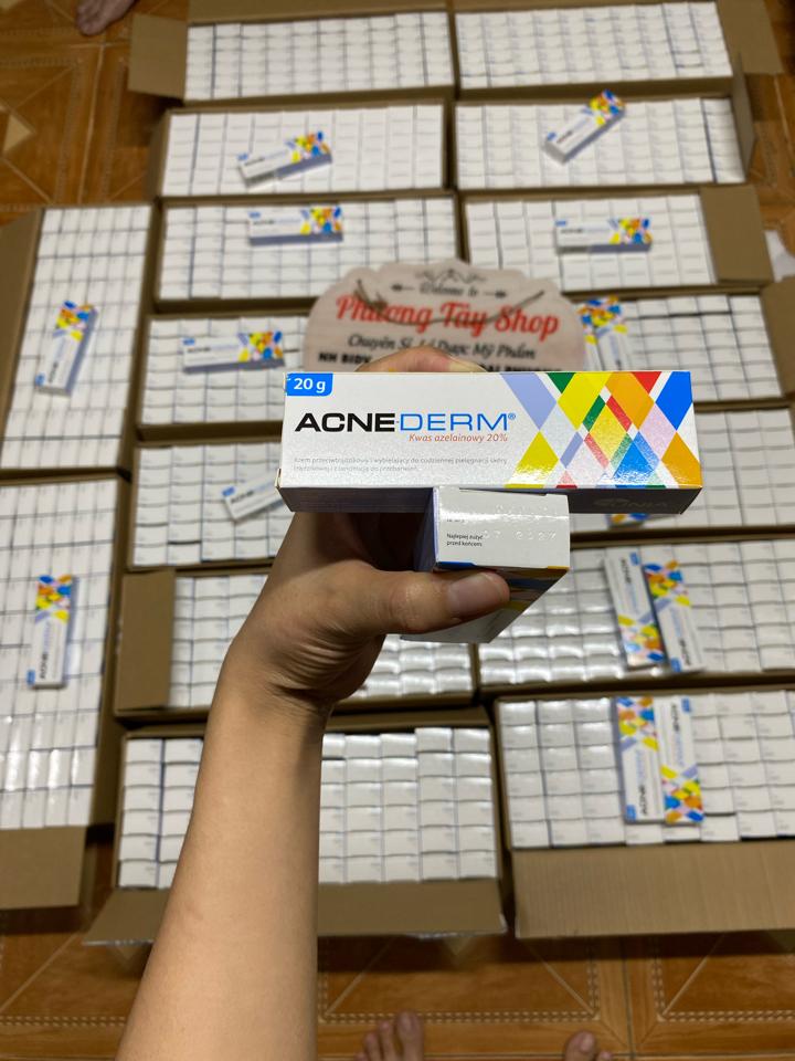 Acnederm-duoc-ban-tai-Phương Tây