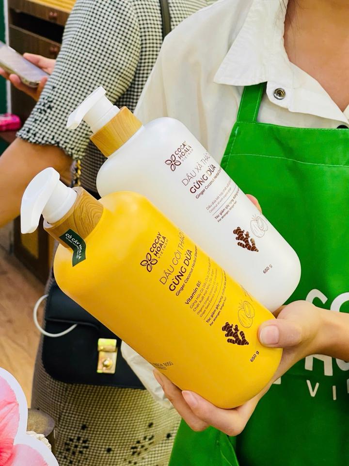 Combo Gội xả Gừng Dừa 650gr-duoc-ban-tai-Showrooms Sống Xanh