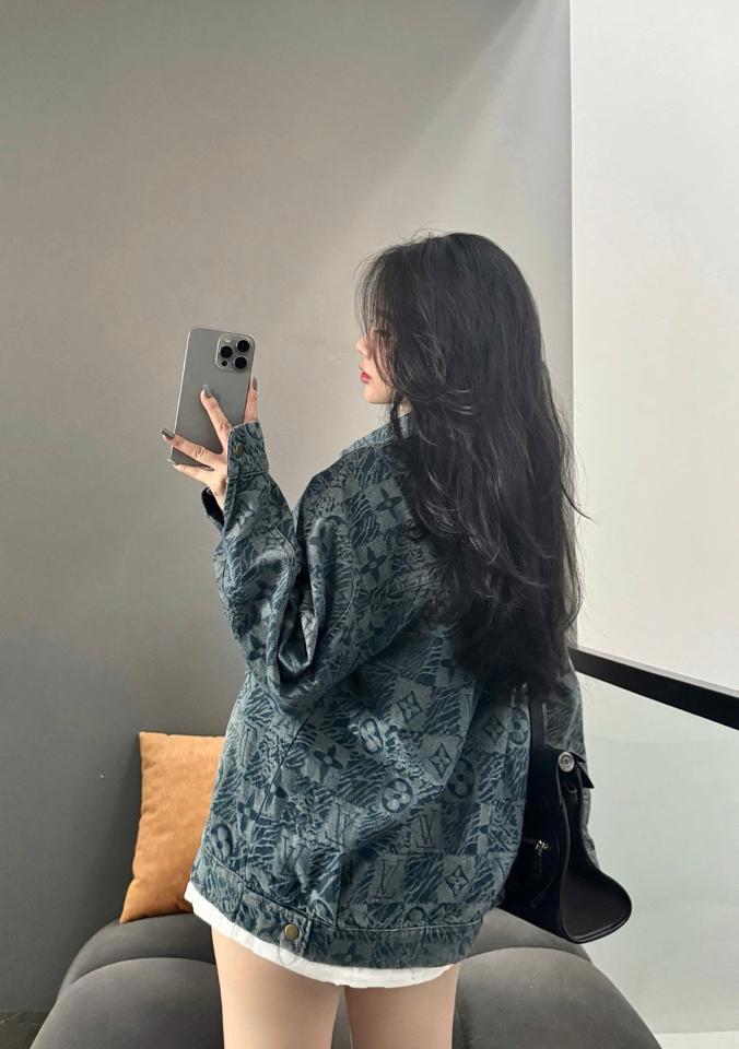 Khoác lv xước ô vuông-duoc-ban-tai-Tiến Loan Studio