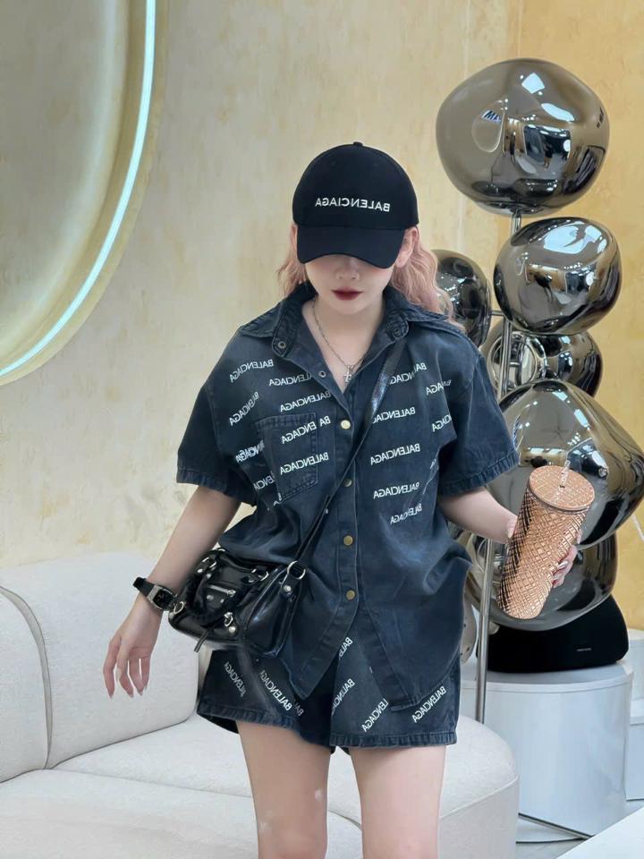 Sét bò Balenciaga-duoc-ban-tai-Tiến Loan Studio