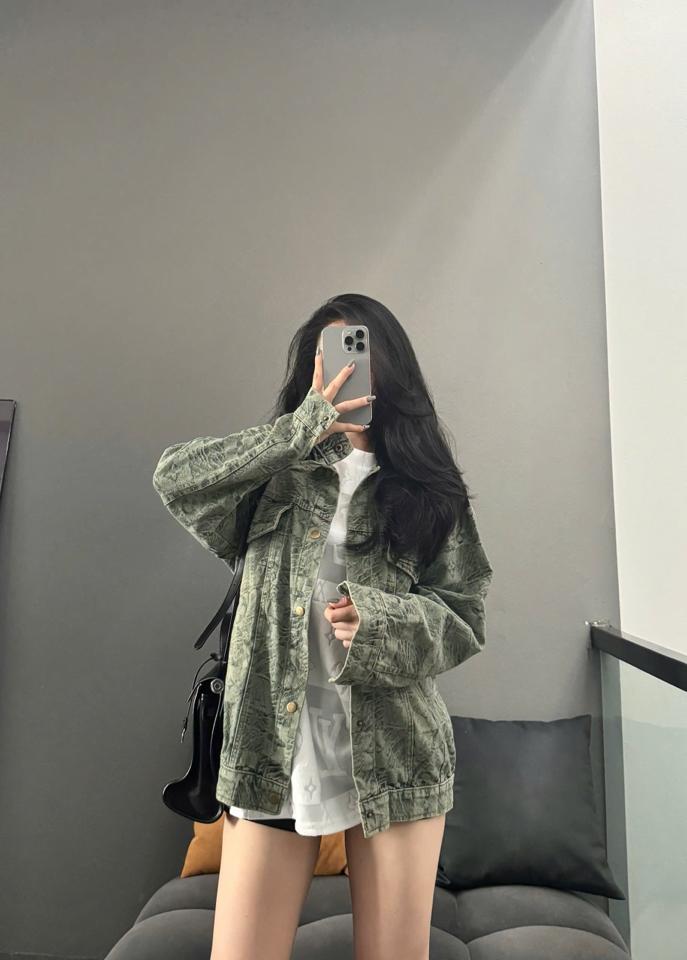 Khoác lv xước ô vuông-duoc-ban-tai-Tiến Loan Studio