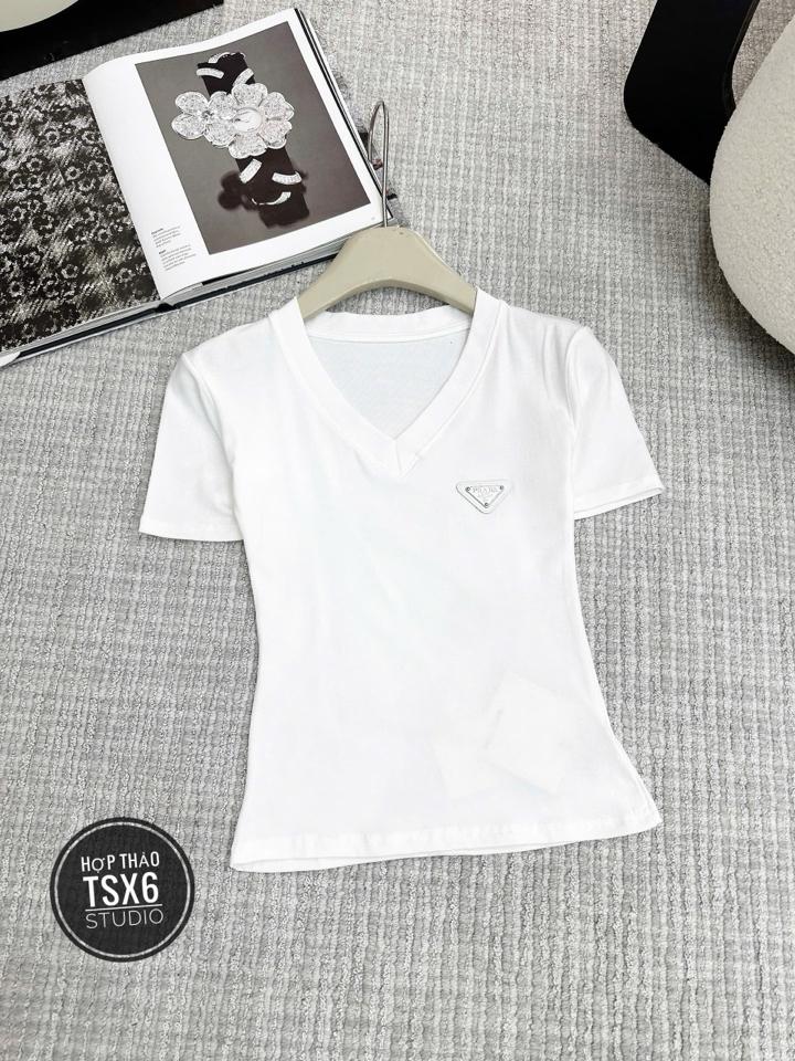 Zip tang Prada -duoc-ban-tai-Tiến Loan Studio
