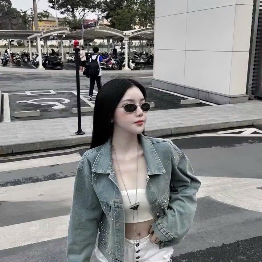 Đính đá ngắn-duoc-ban-tai-Tiến Loan Studio