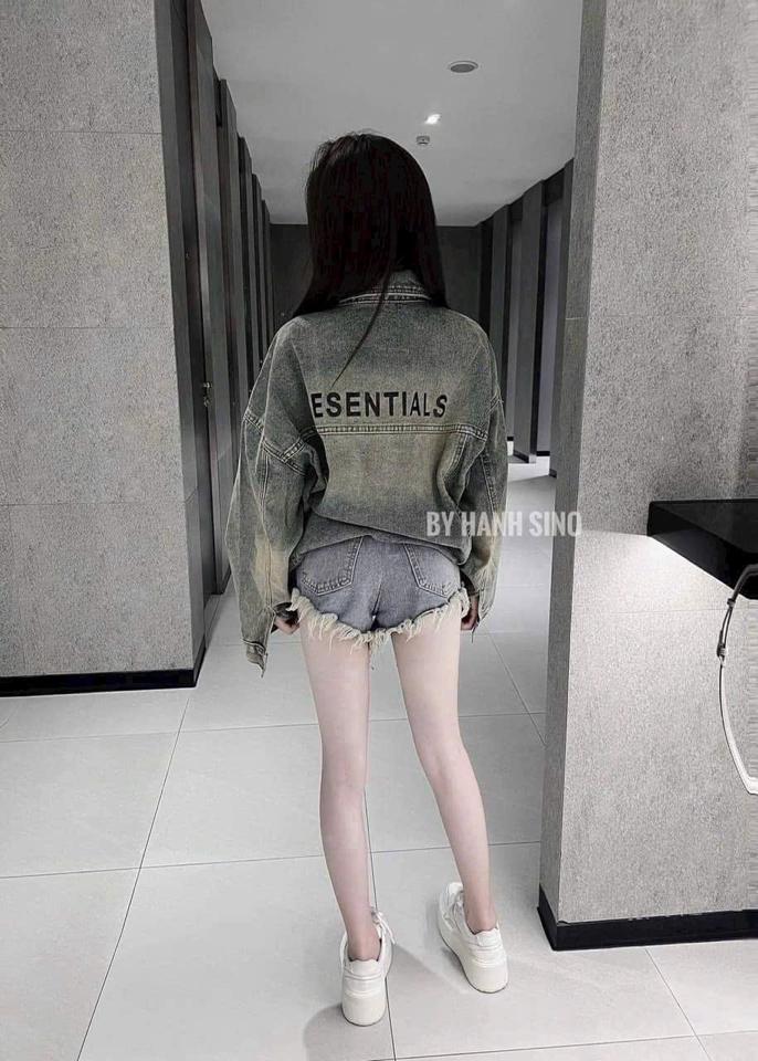 Essentials-duoc-ban-tai-Tiến Loan Studio