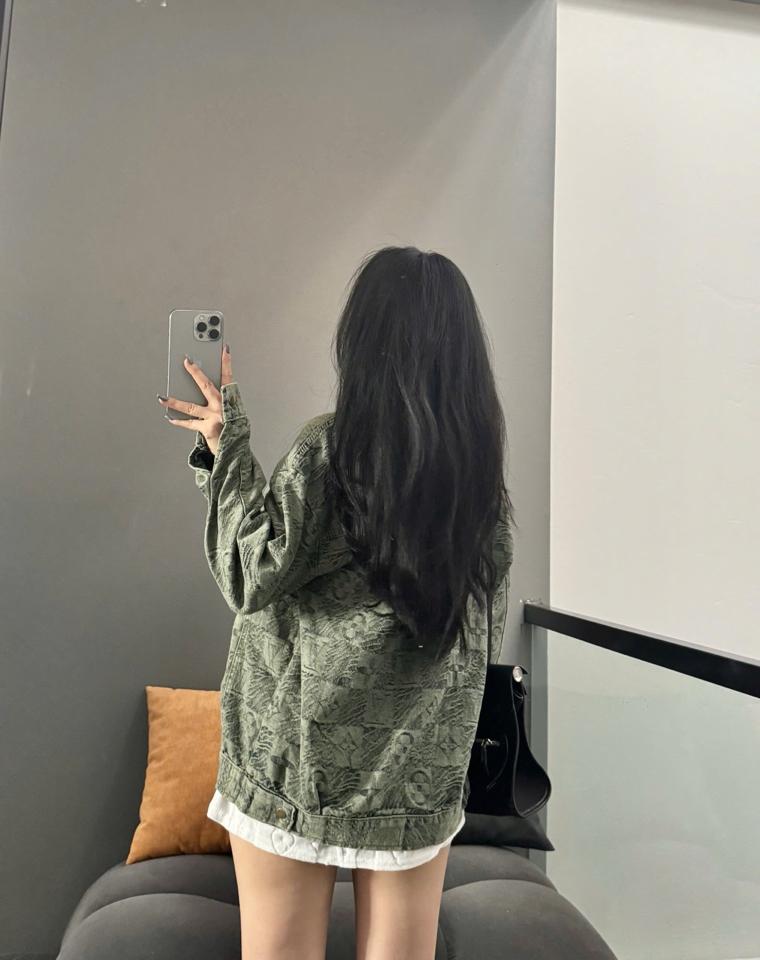 Khoác lv xước ô vuông-duoc-ban-tai-Tiến Loan Studio