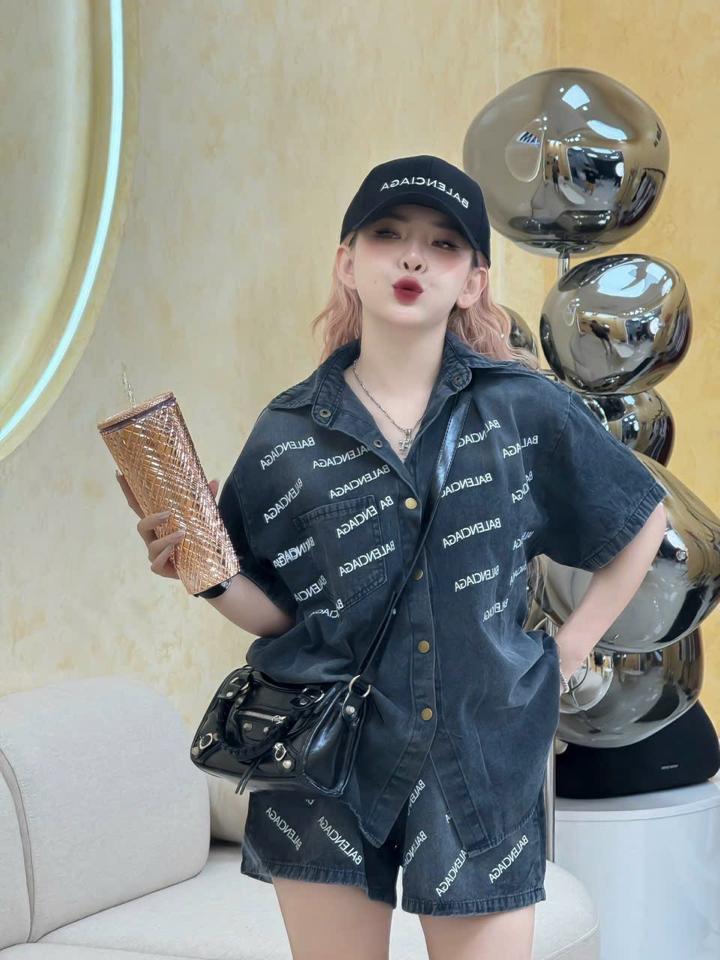 Sét bò Balenciaga-duoc-ban-tai-Tiến Loan Studio