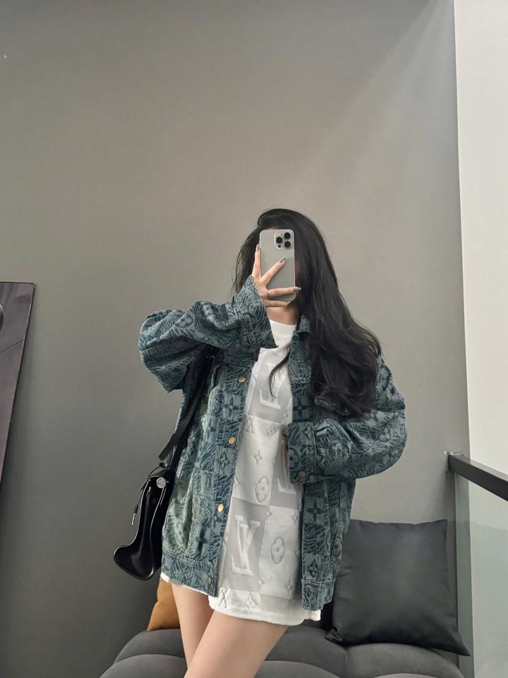 Khoác lv xước ô vuông-duoc-ban-tai-Tiến Loan Studio