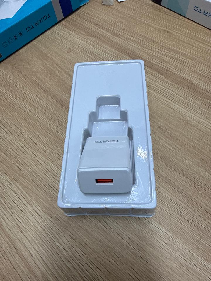 Củ sạc nhanh USB -duoc-ban-tai-Long Táo 132 Hai Bà Trưng ,Đồng Hới