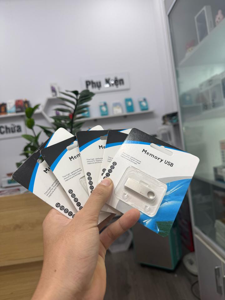 USB 8gb-duoc-ban-tai-Long Táo 132 Hai Bà Trưng ,Đồng Hới