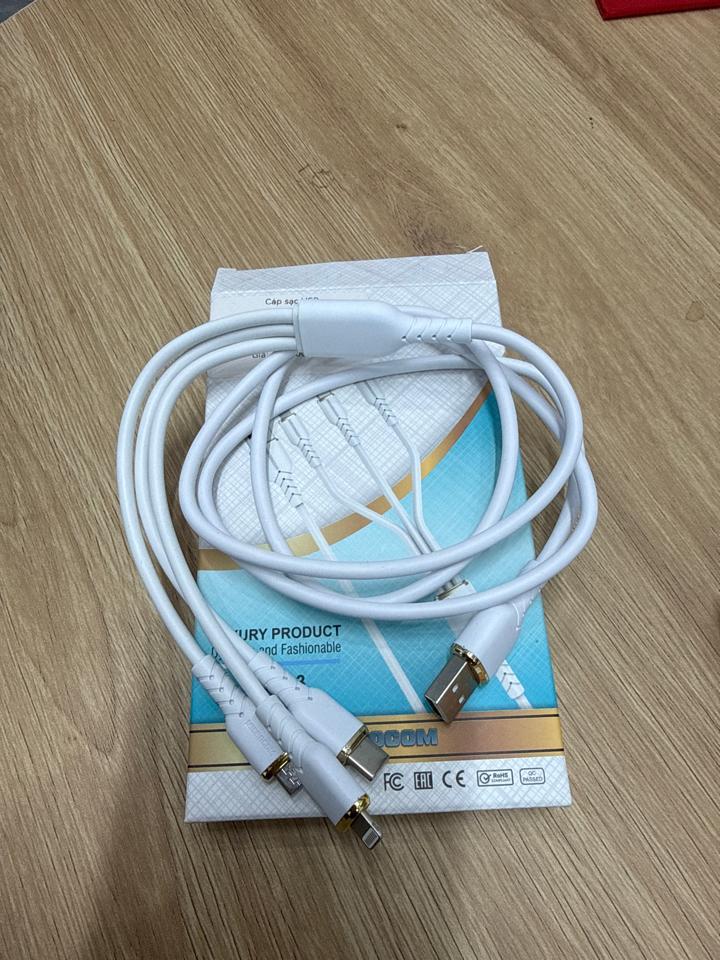 Dây sạc USB 3 trong 1-duoc-ban-tai-Long Táo 132 Hai Bà Trưng ,Đồng Hới