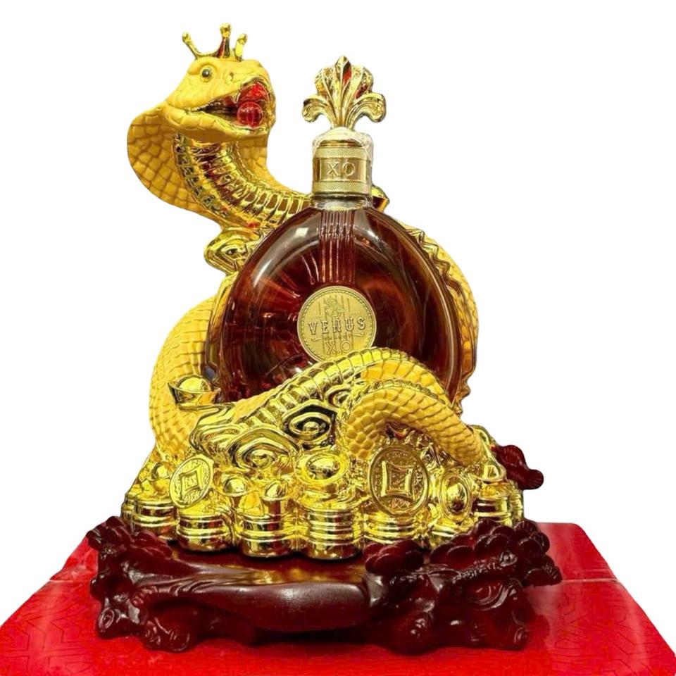 Kệ Rắn - Rượu Venus XO Brandy (40% vol)-duoc-ban-tai-Thanh House - EMParfum