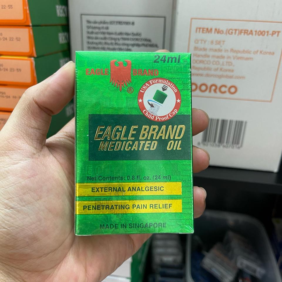 Dầu Gió Xanh Con Ó Eagle Brand Medicated Oil 24ml 2 nắp - Bản Mỹ-duoc-ban-tai-PMTshop since 2018