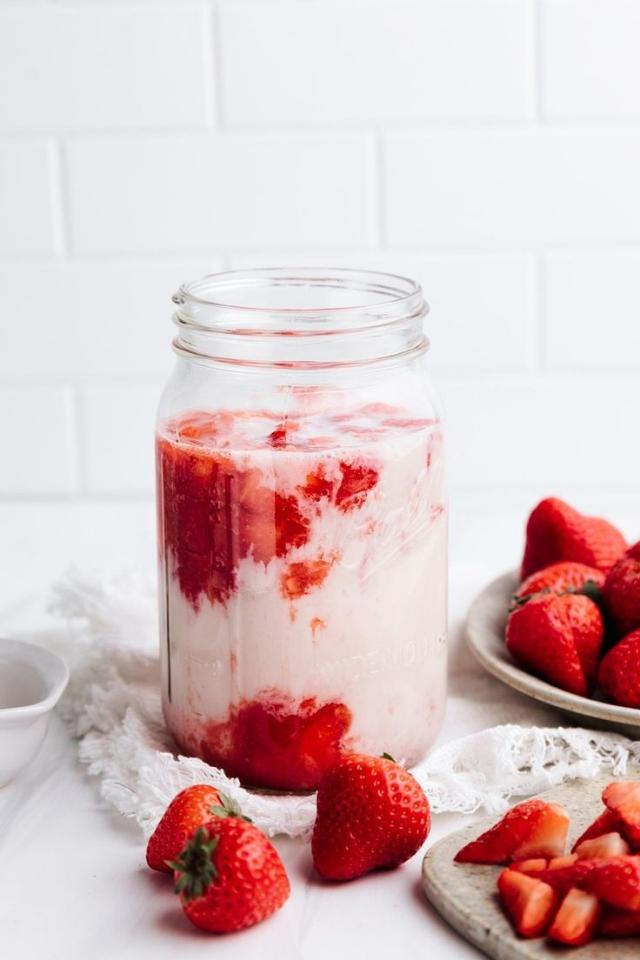 Sữa chua dầm mứt trái cây-duoc-ban-tai-Cô ba Ân - Cao lầu Hội An