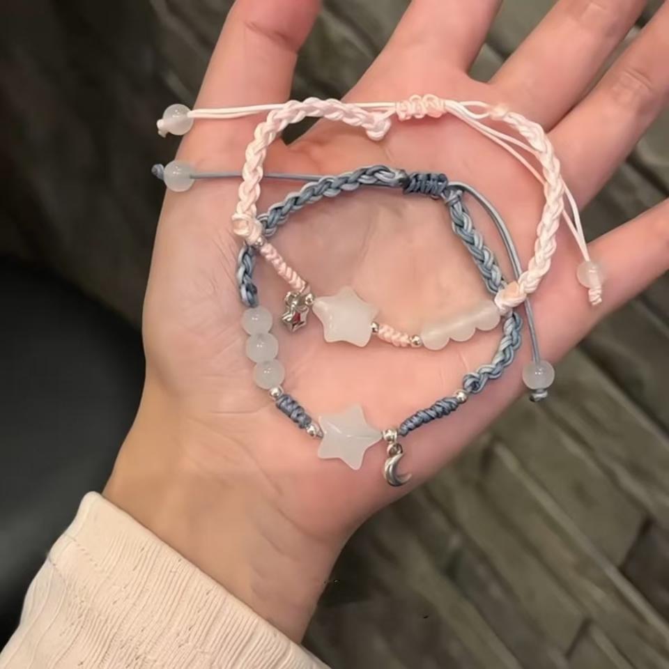 Vòng đeo tay ngôi sao 2 màu, mã V74
Sỉ 68k/10 cái-duoc-ban-tai-Kho Sỉ Phụ Kiện Sipuki