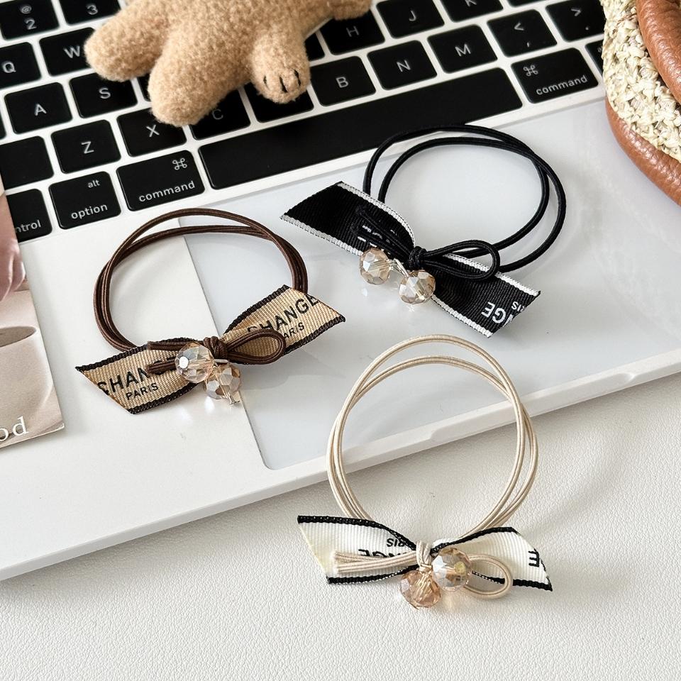 Cột tóc nơ 2 hạt, mã C71
Sỉ 19k/10 cái-duoc-ban-tai-Kho Sỉ Phụ Kiện Sipuki