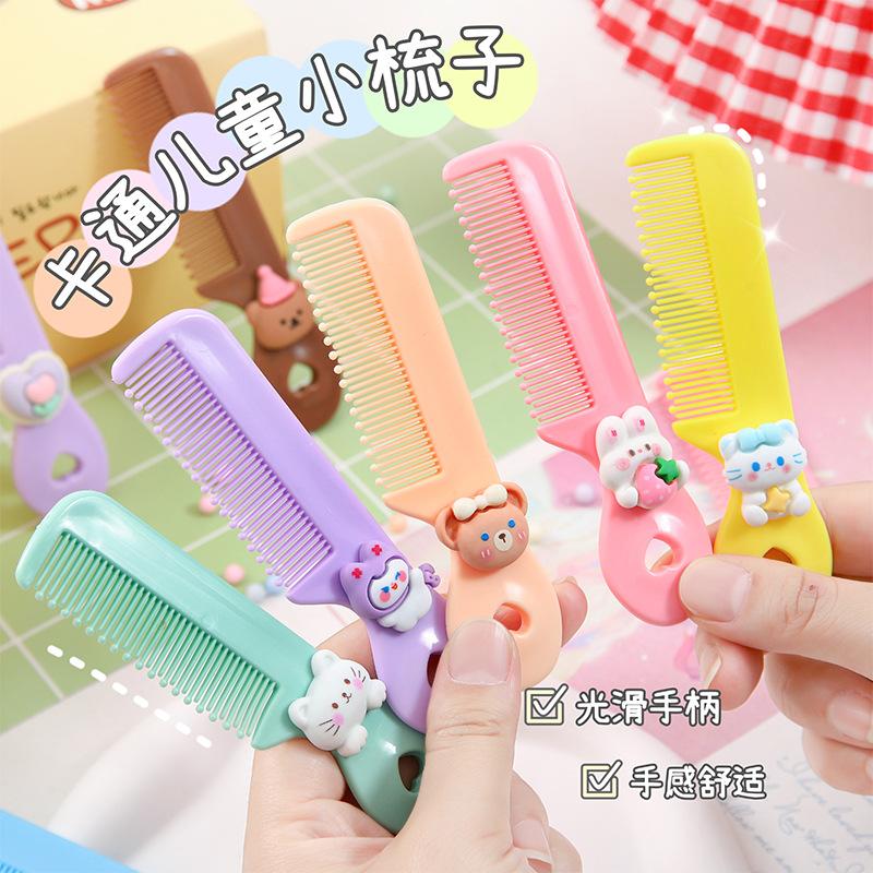 Lược mini tiện ích nhiều màu gắn charm, mã 786
Sỉ 29k/10 cái -duoc-ban-tai-Kho Sỉ Phụ Kiện Sipuki