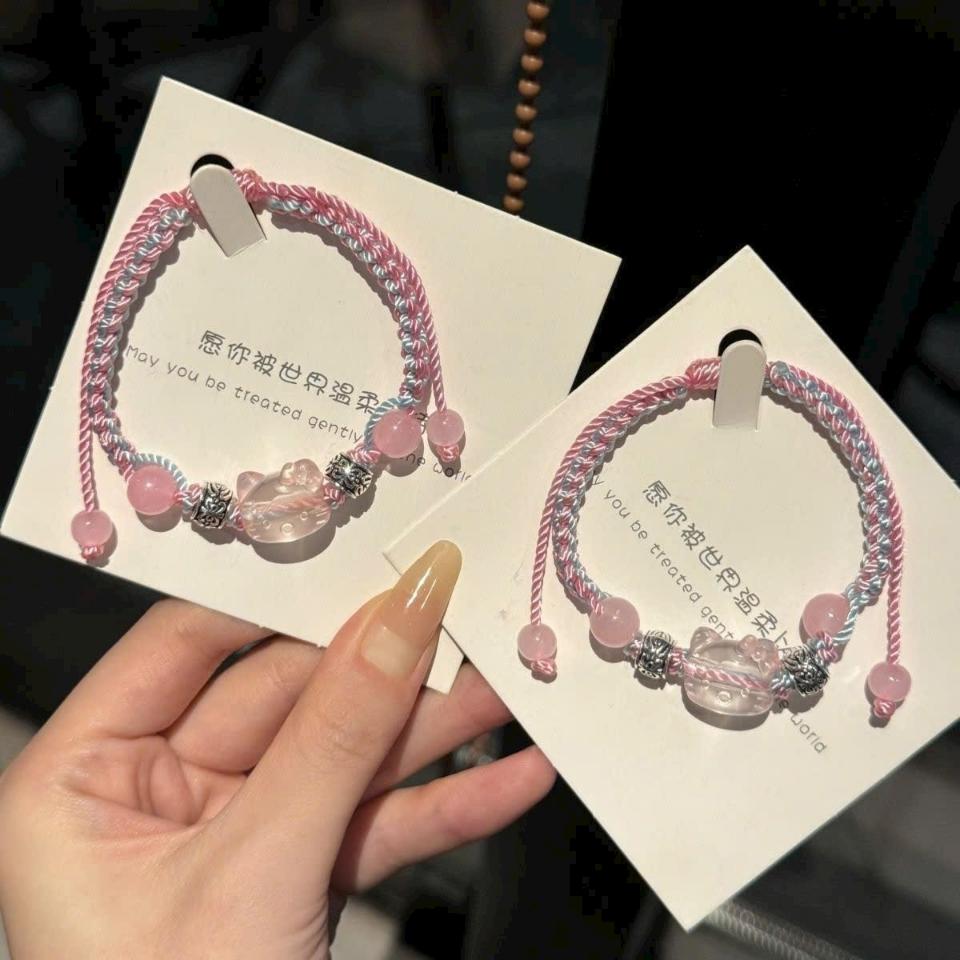 Vòng đeo tay hello kitty, mã V67
Sỉ 68k/10 cái-duoc-ban-tai-Kho Sỉ Phụ Kiện Sipuki