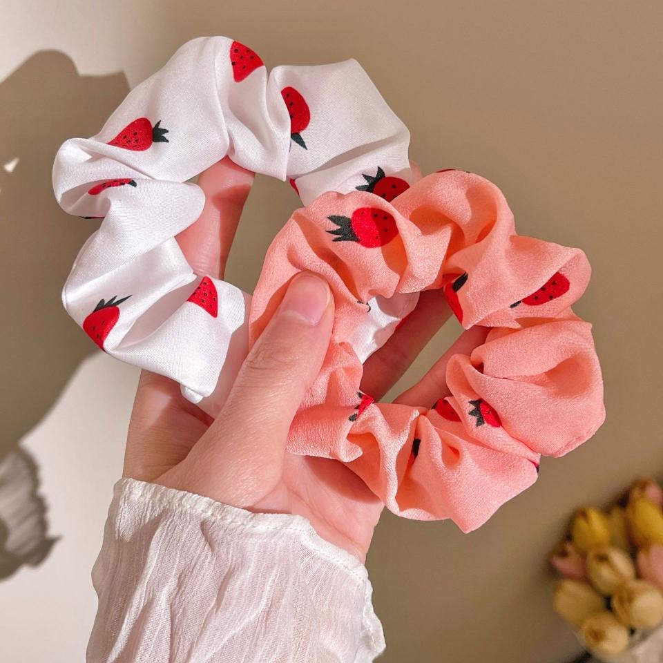 Cột tóc dâu tây Hàn Quốc, mã C001
Sỉ 45k/10 cái-duoc-ban-tai-Kho Sỉ Phụ Kiện Sipuki