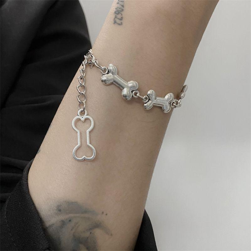 Vòng đeo tay khúc xương cá tính, mã V40
Sỉ 59k/10 cái-duoc-ban-tai-Kho Sỉ Phụ Kiện Sipuki