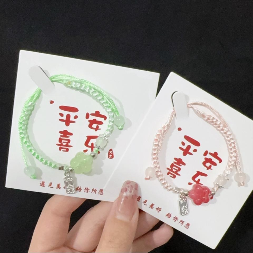 Vòng đeo tay mặt hoa, mã V840
Sỉ 68k/10 cái-duoc-ban-tai-Kho Sỉ Phụ Kiện Sipuki