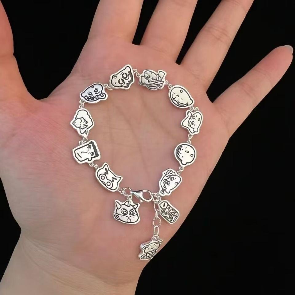 Vòng đeo tay cu Sin, mã V76
Sỉ 75k/10 cái-duoc-ban-tai-Kho Sỉ Phụ Kiện Sipuki