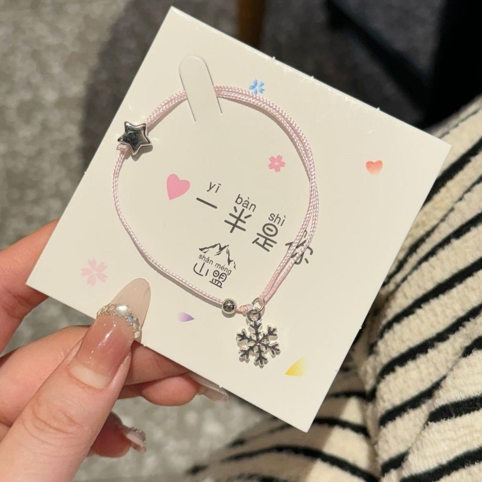 Dây đeo tay tuyết sao 2 màu, mã V94
Sỉ 45k/10 cái-duoc-ban-tai-Kho Sỉ Phụ Kiện Sipuki