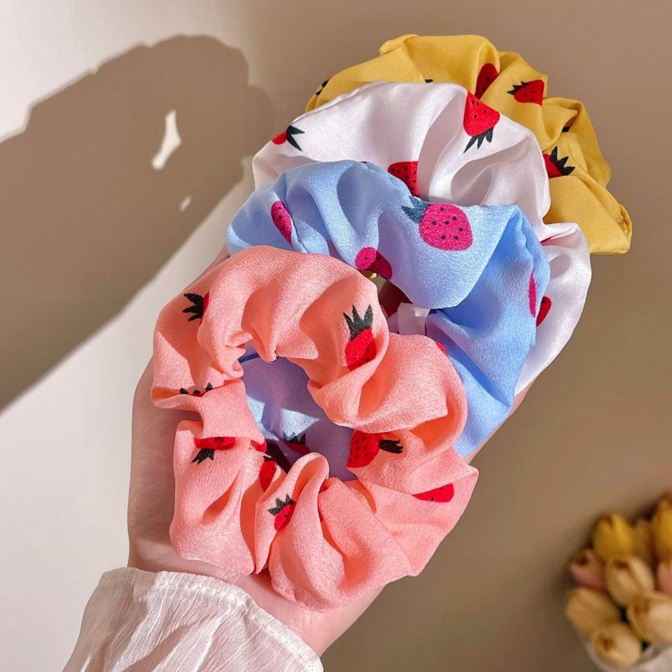 Cột tóc dâu tây Hàn Quốc, mã C001
Sỉ 45k/10 cái-duoc-ban-tai-Kho Sỉ Phụ Kiện Sipuki