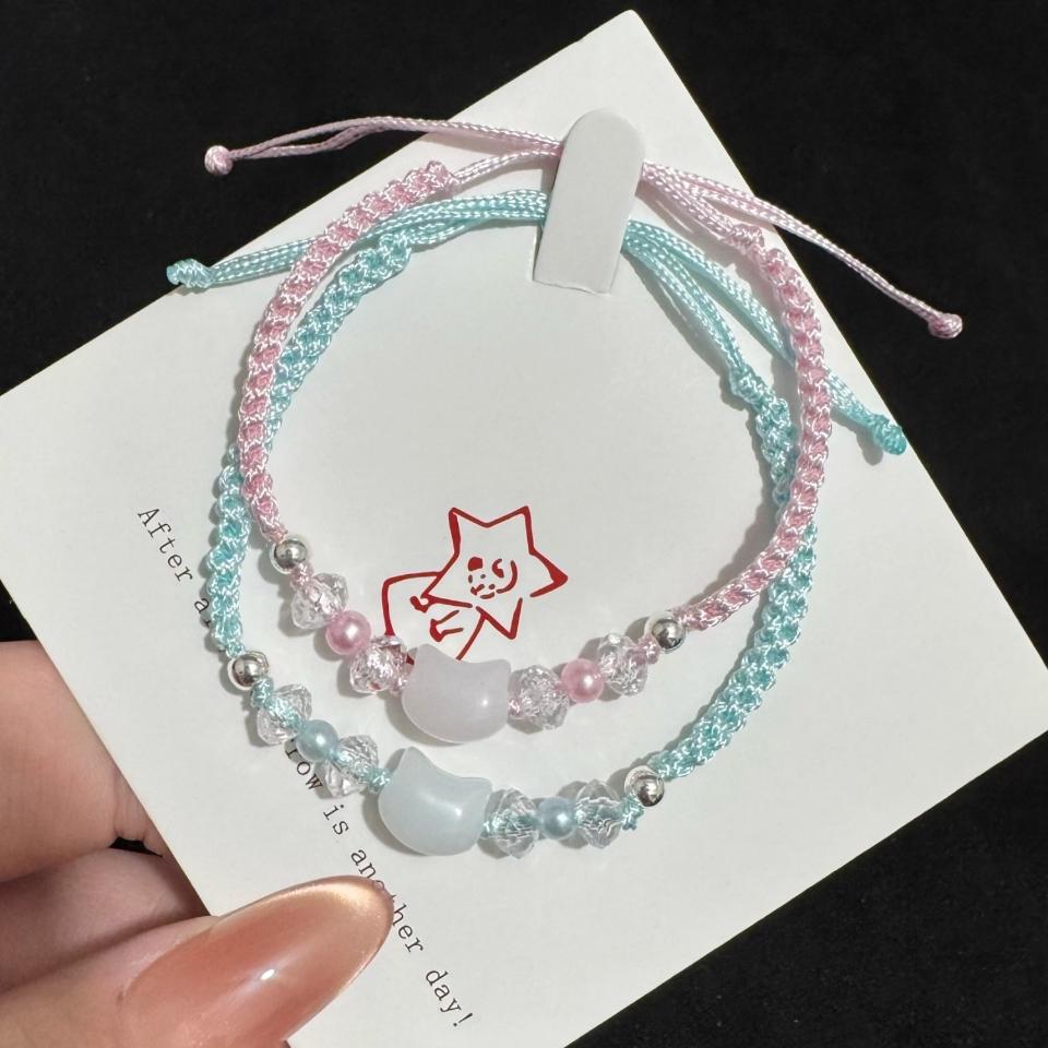 Vòng đeo tay mặt mèo nhỏ, mã V421
Sỉ 65k/10 cái-duoc-ban-tai-Kho Sỉ Phụ Kiện Sipuki