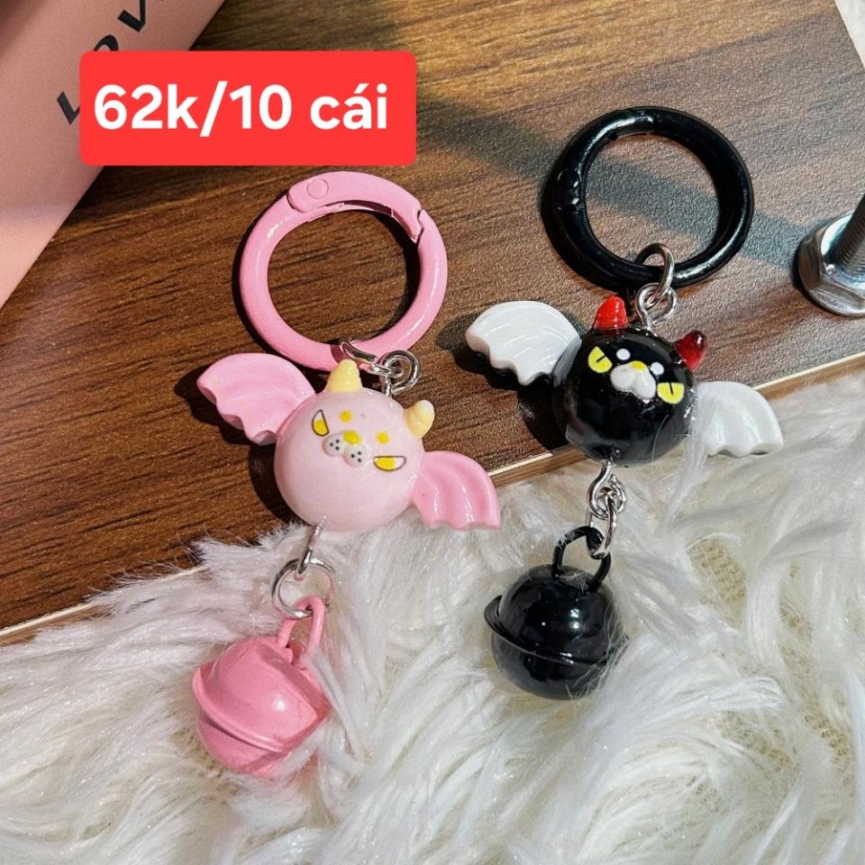 Móc khóa dơi 2 màu, mã K09
Sỉ 62k/10 cái-duoc-ban-tai-Kho Sỉ Phụ Kiện Sipuki