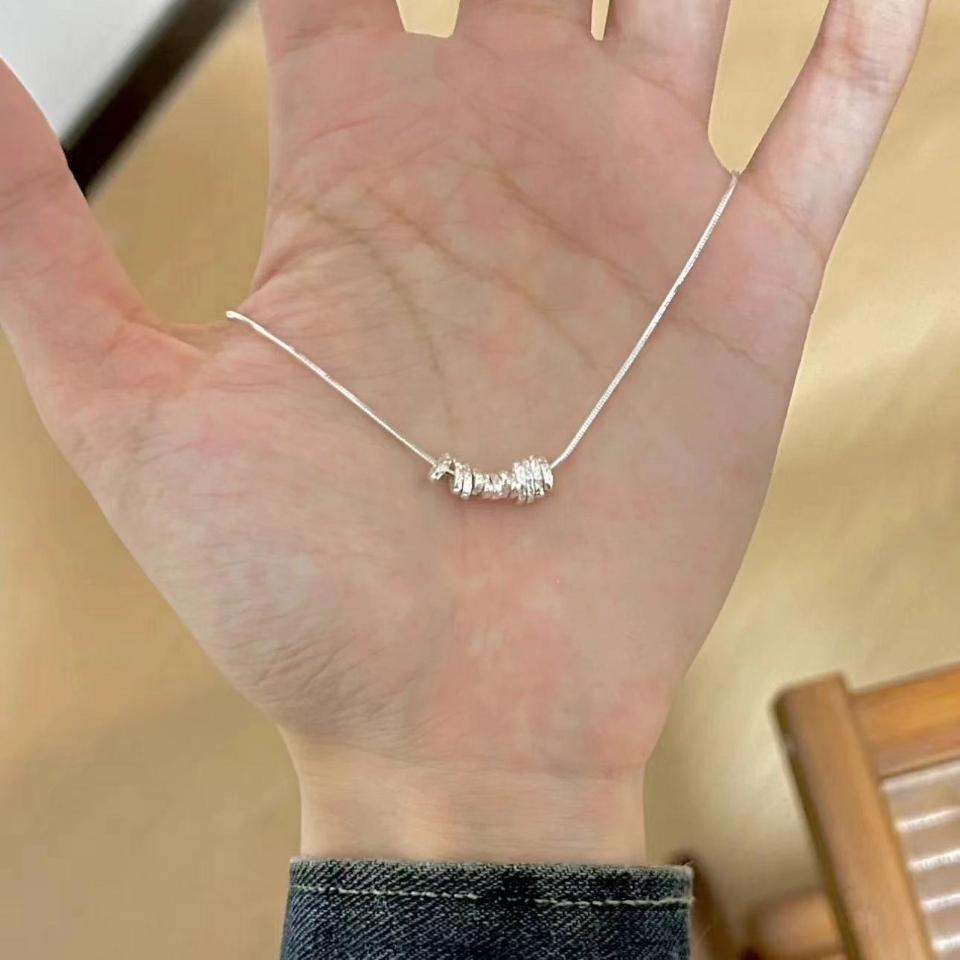 Vòng đeo cổ hạt đá chất đẹp, mã 308
Sỉ 85k/10 dây-duoc-ban-tai-Kho Sỉ Phụ Kiện Sipuki