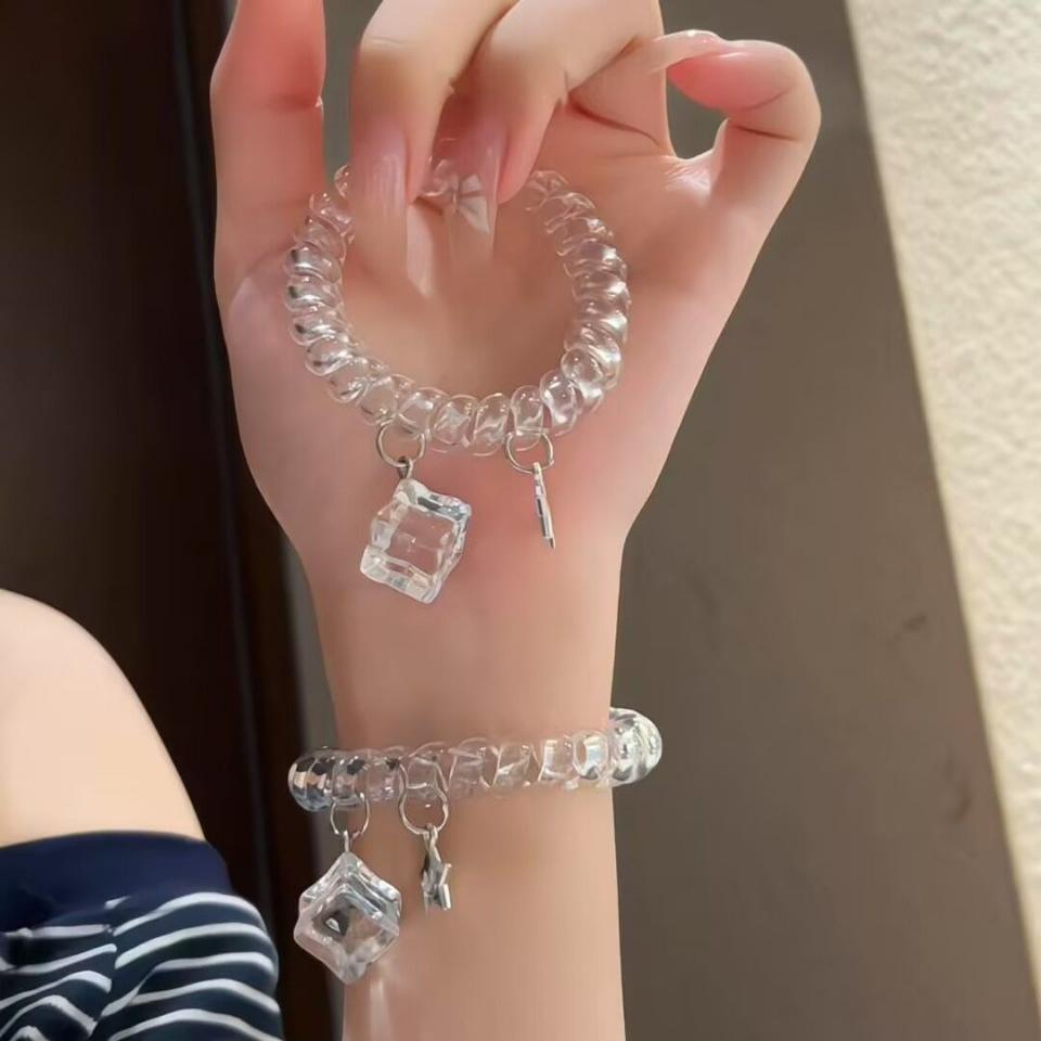 Cột tóc vòng tay dây xoắn, mã 323
Sỉ 45k/10c-duoc-ban-tai-Kho Sỉ Phụ Kiện Sipuki