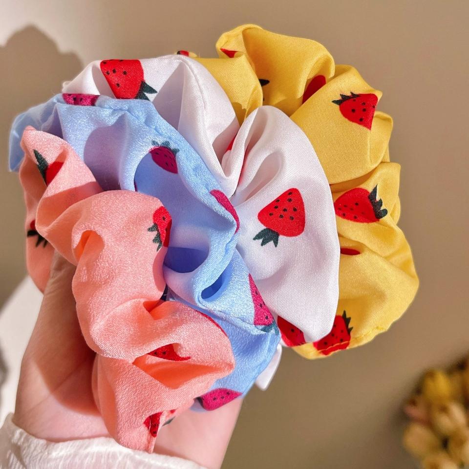Cột tóc dâu tây Hàn Quốc, mã C001
Sỉ 45k/10 cái-duoc-ban-tai-Kho Sỉ Phụ Kiện Sipuki