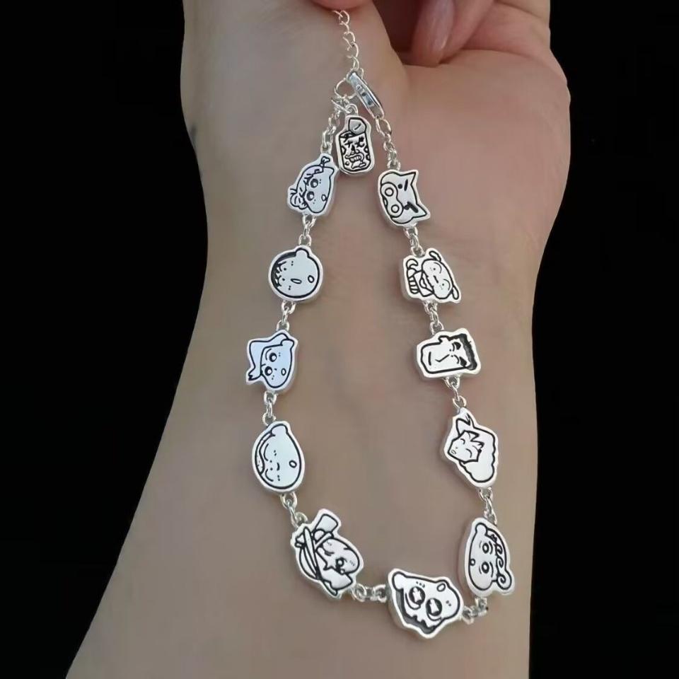 Vòng đeo tay cu Sin, mã V76
Sỉ 75k/10 cái-duoc-ban-tai-Kho Sỉ Phụ Kiện Sipuki