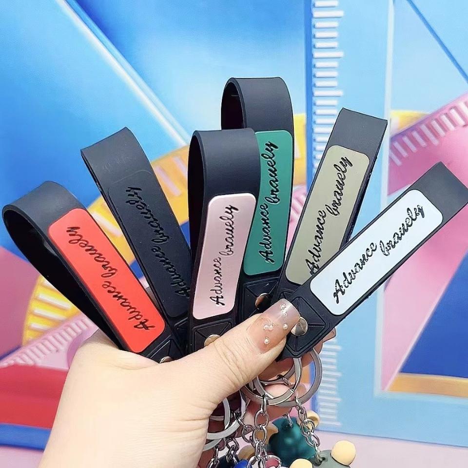 Móc khóa gấu dây nhiều màu, mã K933
Sỉ 65k/10 cái-duoc-ban-tai-Kho Sỉ Phụ Kiện Sipuki