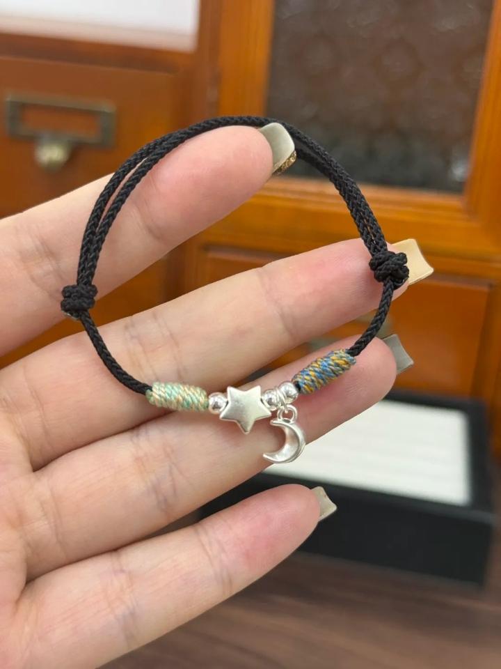 Vòng tay dây rút sao trăng, mã V41
Sỉ 49k/10 cái-duoc-ban-tai-Kho Sỉ Phụ Kiện Sipuki