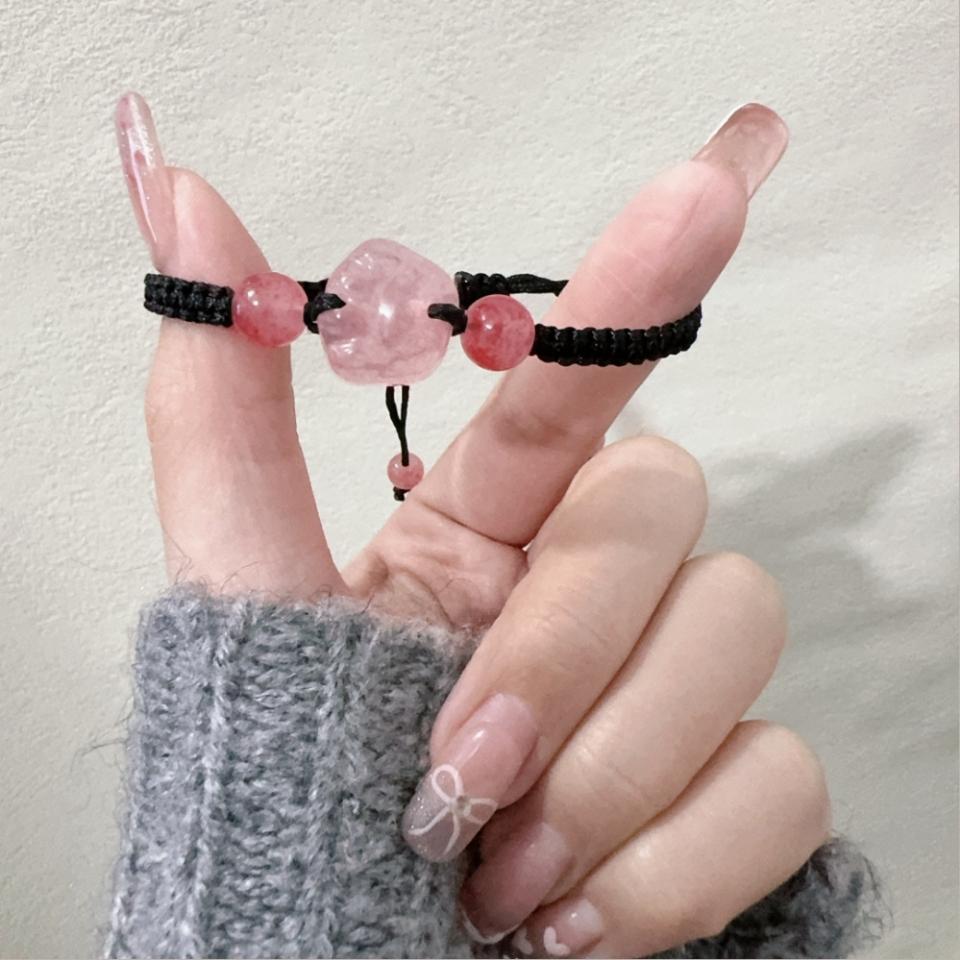 Vòng đeo tay chân mèo 2 hạt, mã V62
Sỉ 7.5k/10 cái-duoc-ban-tai-Kho Sỉ Phụ Kiện Sipuki