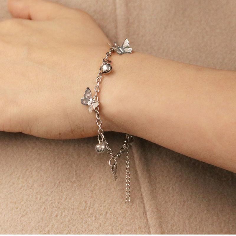 Vòng đeo tay hạt chuông cánh bướm, mã V13
Sỉ 55k/10 cái -duoc-ban-tai-Kho Sỉ Phụ Kiện Sipuki