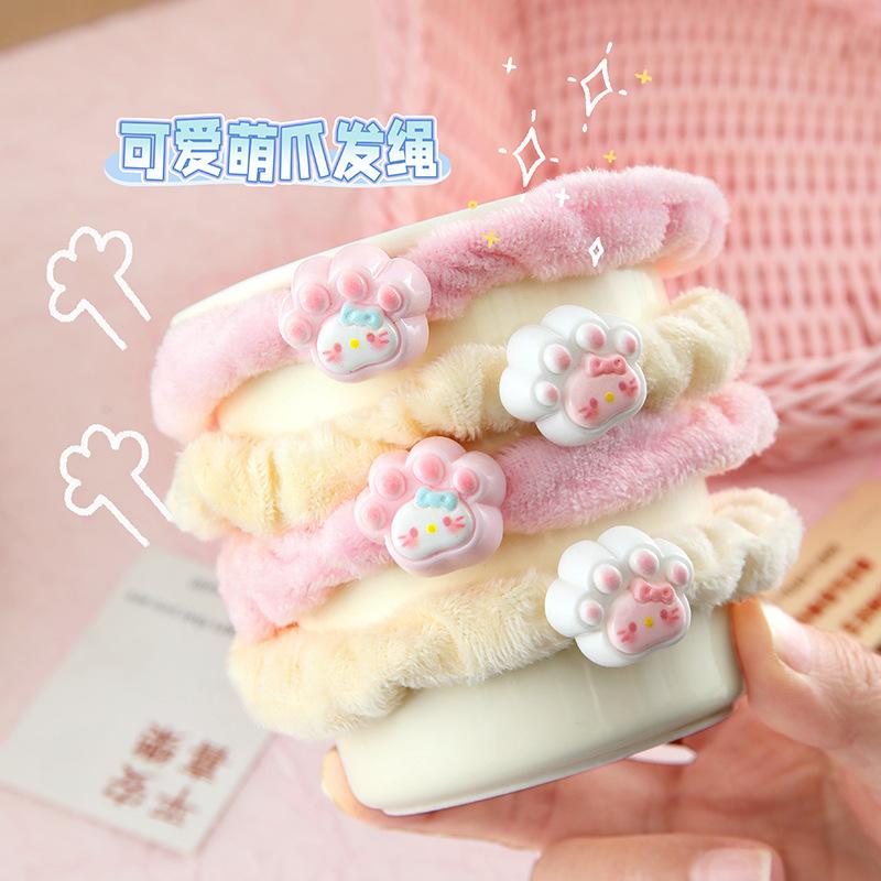 Cột tóc lông xù charm chân cún, mã 630
Sỉ 2.8k-duoc-ban-tai-Kho Sỉ Phụ Kiện Sipuki