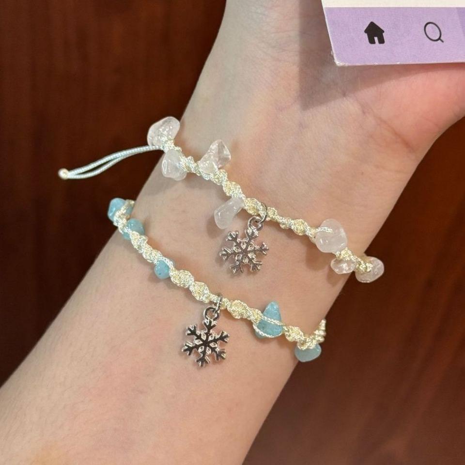 Vòng đeo tay bông tuyết, mã V585
Sỉ 75k/10 cái-duoc-ban-tai-Kho Sỉ Phụ Kiện Sipuki