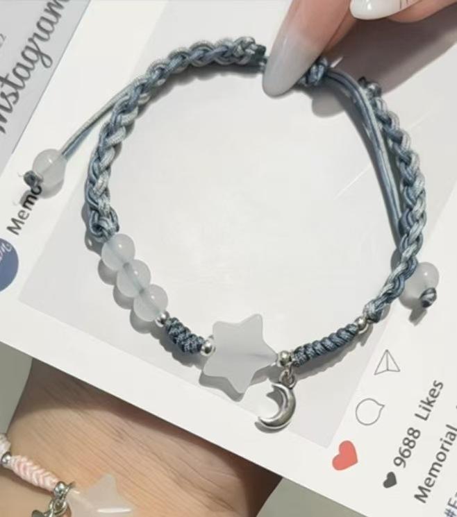 Vòng đeo tay ngôi sao 2 màu, mã V74
Sỉ 68k/10 cái-duoc-ban-tai-Kho Sỉ Phụ Kiện Sipuki