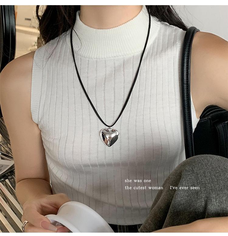 Dây đeo cổ trái tim lớn cá tính, mã V26
Sỉ 55k/10 cái-duoc-ban-tai-Kho Sỉ Phụ Kiện Sipuki