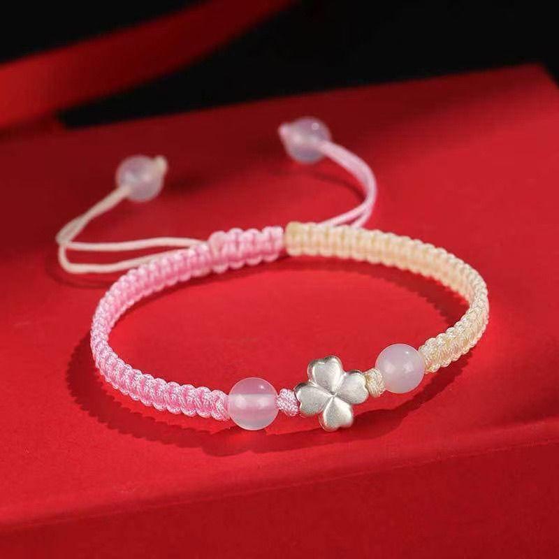 Vòng đeo tay cỏ 4 lá dây đan 2 màu, mã V44
Sỉ 68k/10 cái-duoc-ban-tai-Kho Sỉ Phụ Kiện Sipuki