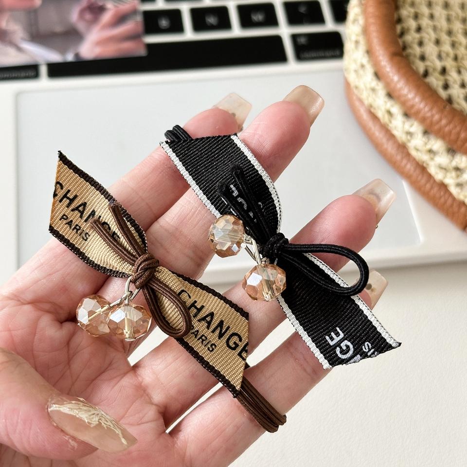 Cột tóc nơ 2 hạt, mã C71
Sỉ 19k/10 cái-duoc-ban-tai-Kho Sỉ Phụ Kiện Sipuki