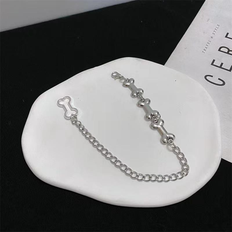 Vòng đeo tay khúc xương cá tính, mã V40
Sỉ 59k/10 cái-duoc-ban-tai-Kho Sỉ Phụ Kiện Sipuki