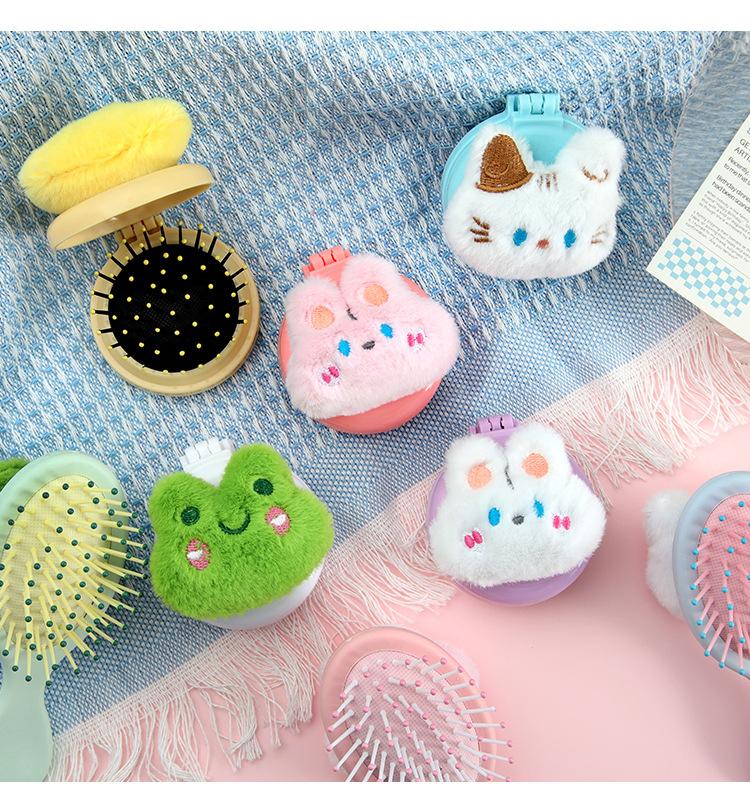 Lược gấp tròn đính gấu bông cute, mã 43676
Sỉ 110k/10 cái-duoc-ban-tai-Kho Sỉ Phụ Kiện Sipuki