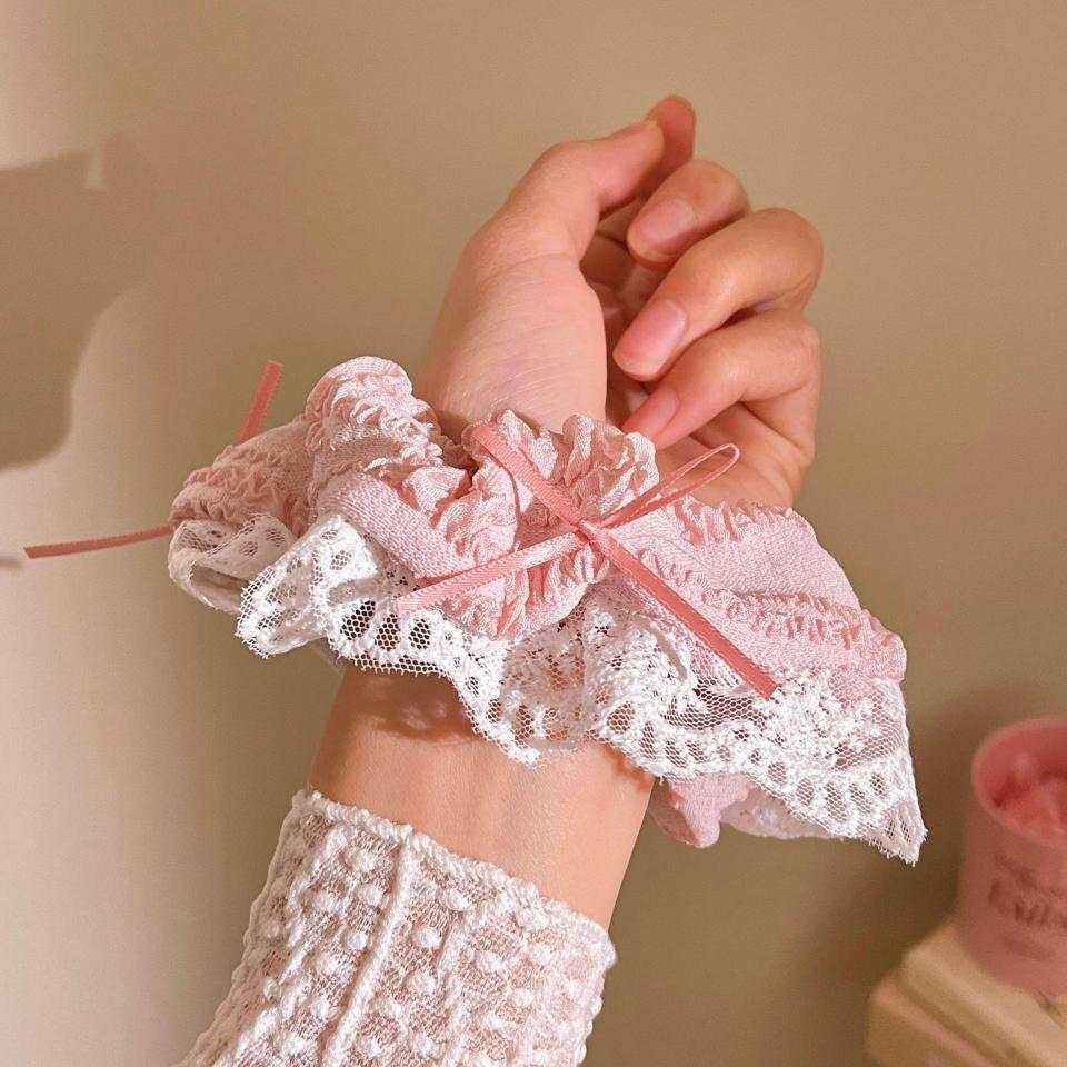 Cột tóc bale ren nơ hồng, mã C009
Sỉ 102k/10 cái-duoc-ban-tai-Kho Sỉ Phụ Kiện Sipuki