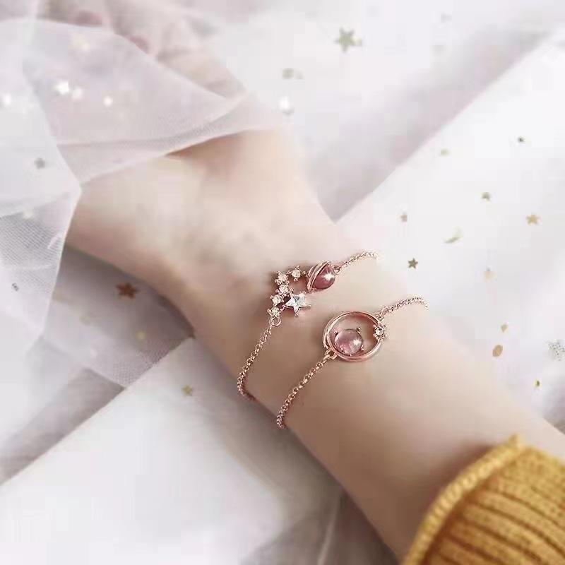 Vòng đeo tay hạt ngọc 2 màu, mã 7655
Sỉ 85k/10 cái-duoc-ban-tai-Kho Sỉ Phụ Kiện Sipuki